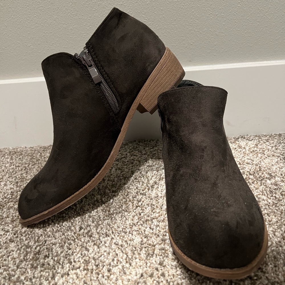 Journee booties
